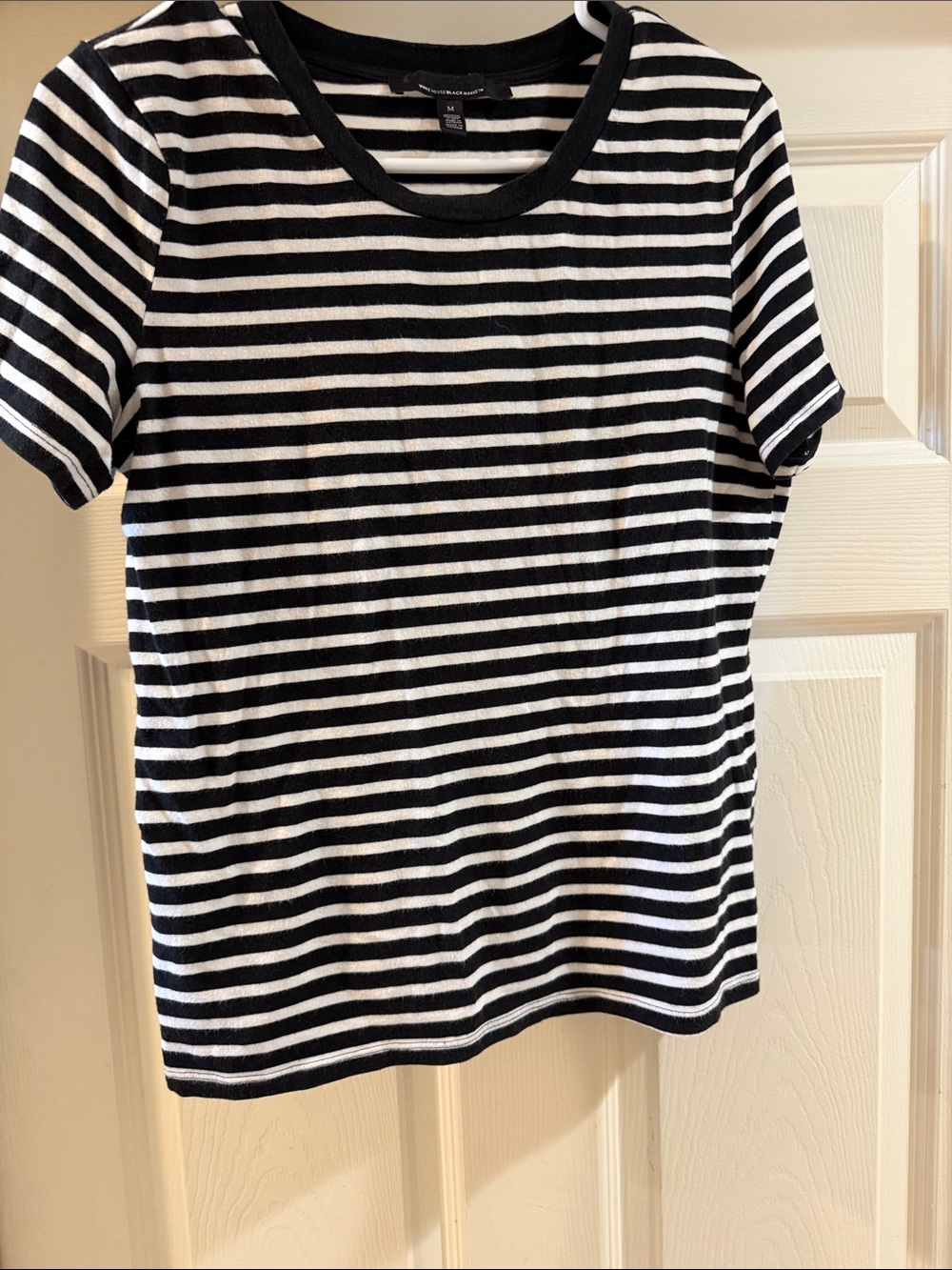White House Black Market Cut Hardly Worn Top Tee black and white